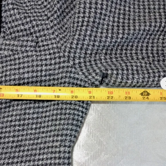 L.L. Bean Women's Houndstooth Blazer zip pockets wool blend size medium - Picture 8 of 9